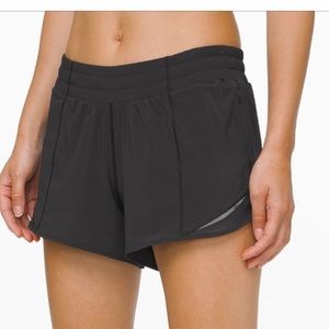 Lululemon Hotty Hot Low Rise Short 4”